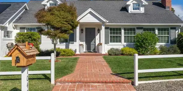 1043 Mission Road