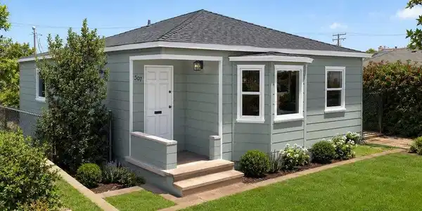 507 E Grand Avenue