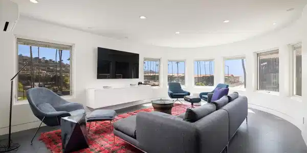 2110 Avenida De La Playa