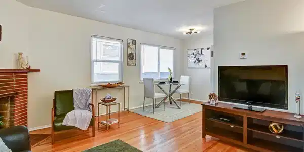 933 Cerrito St