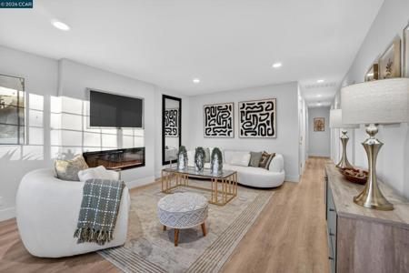 1590 Laverne Way