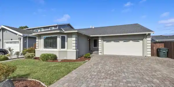 310 Mainsail Court