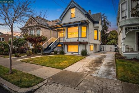 1036 Regent St