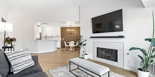 7048 Camino Degrazia