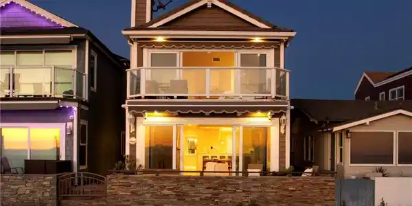 2712 W Oceanfront