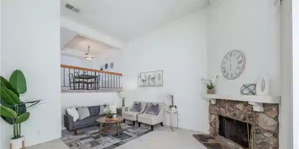 380 W Wilson