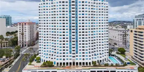 525 E Seaside