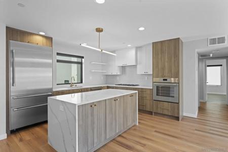 809 Seacoast Drive