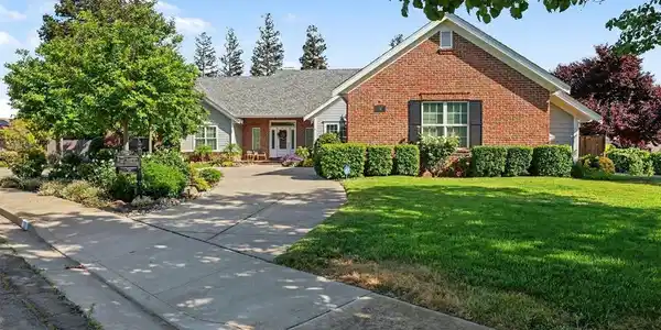 131 Loren Ln