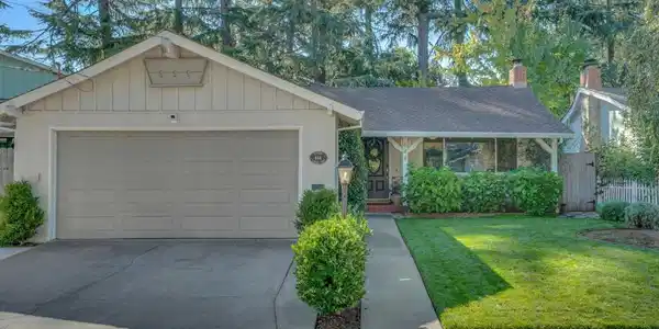 644 Linden Ln