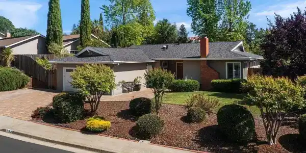 233 Southwind Dr