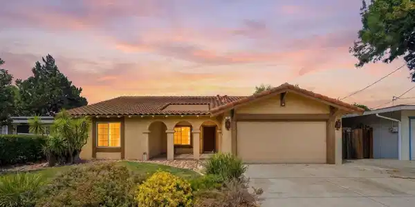 72 W Lake Dr