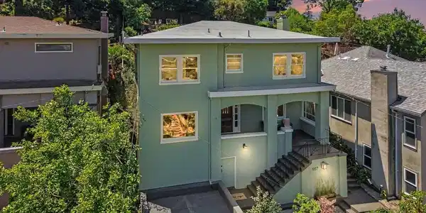 667 Rosal Ave