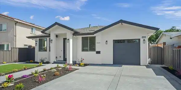 2515 Crystal Drive