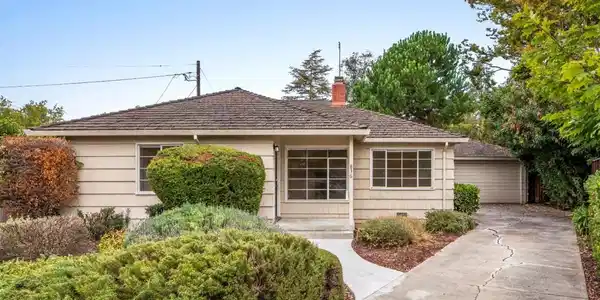 836 Warren Way