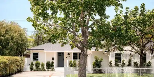 11319 Rose Avenue