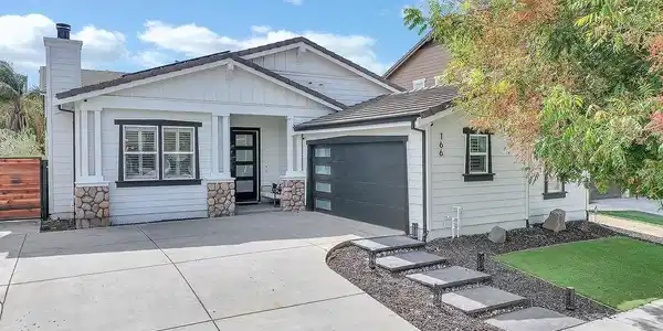 166 Trent Pl