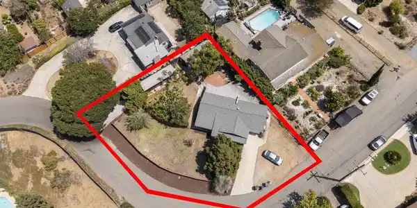 3825 27 GRANDVIEW PL