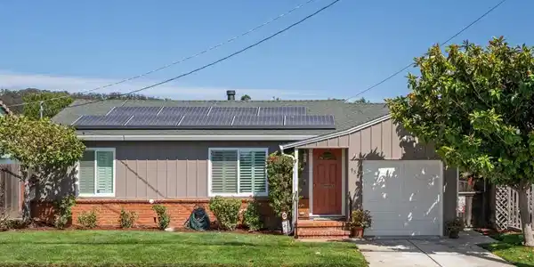 952 Amador St