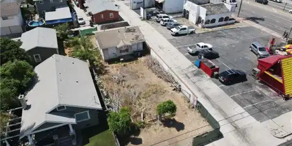 675 W Sepulveda