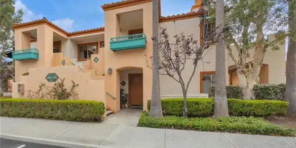 290 Villa Point Drive