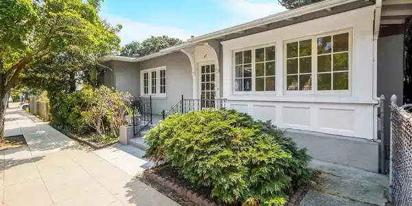 57 Entrada Ave