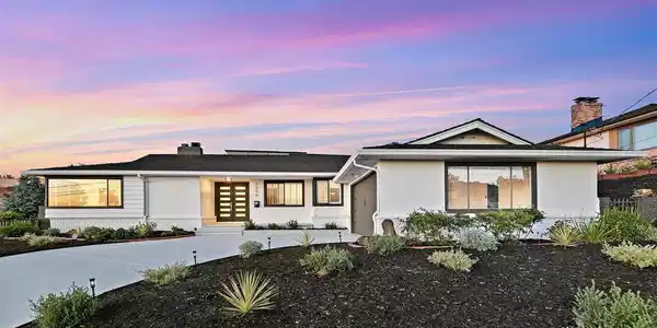 2356 Marineview Dr