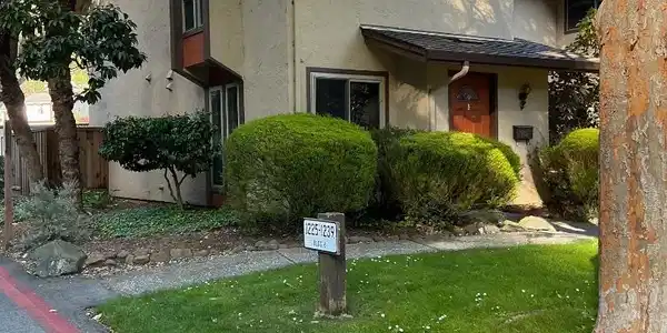 1239 Oddstad Boulevard