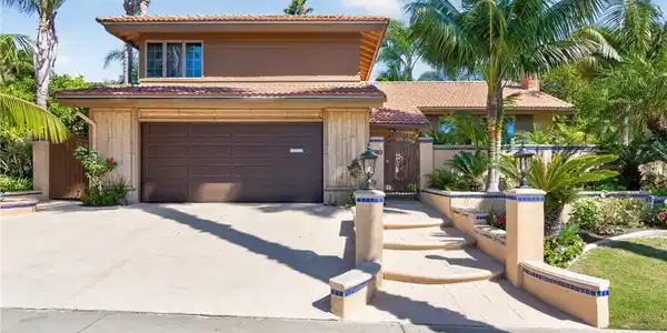 2740 Cardinal Drive