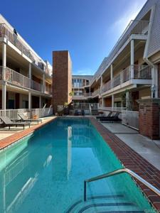 2306 Palos Verdes Drive W