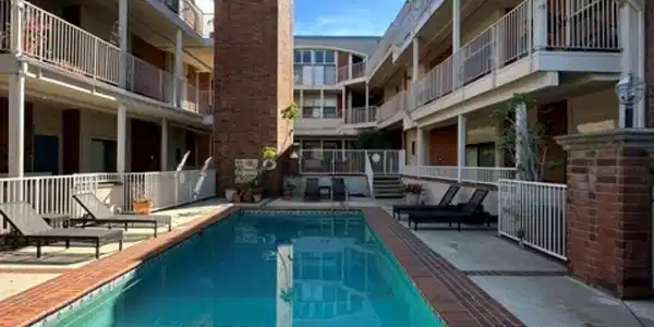 2306 Palos Verdes Drive W