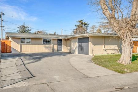 135 SPENCER ST