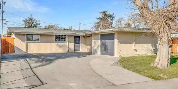 135 SPENCER ST