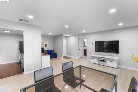 2400 Shadow Lane