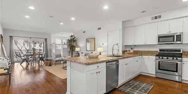 5540 Strand