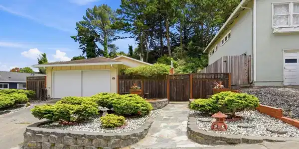 2351 Rollingwood Drive