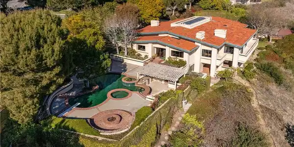 940 Paseo La Cresta