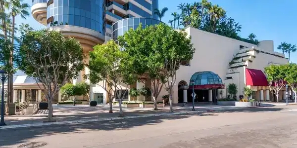 100 Harbor Dr