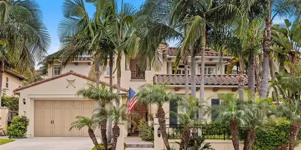3219 Avenida La Cima