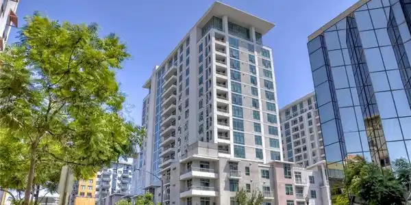 425 W Beech