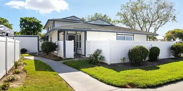 2242 Miramar Walk