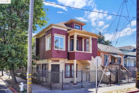 2542 Filbert St
