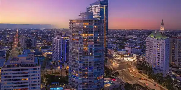 700 E Ocean Boulevard