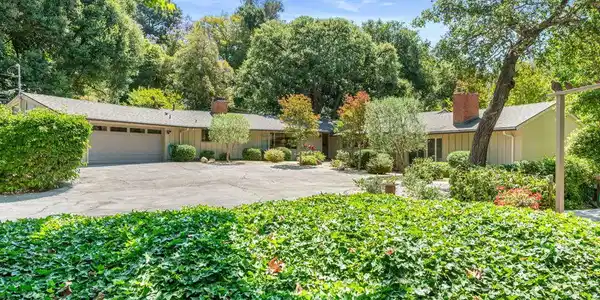 2000 Mandeville Canyon Road