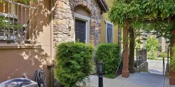 482 Tristania Terrace