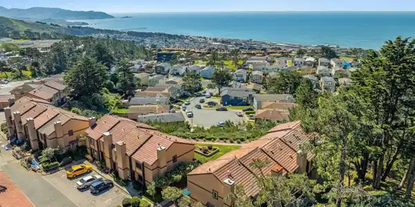 627 Hickey Boulevard