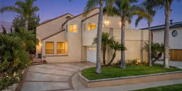 640 Island View