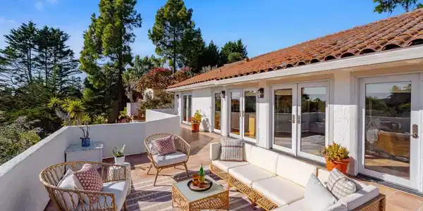 1931 Dolphin Drive