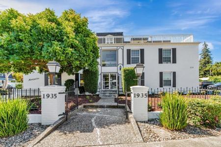 1935 Mount Vernon Court