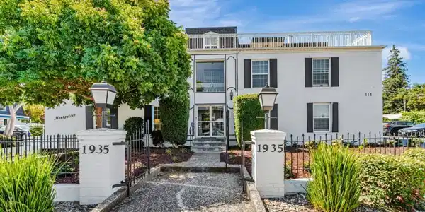 1935 Mount Vernon Court